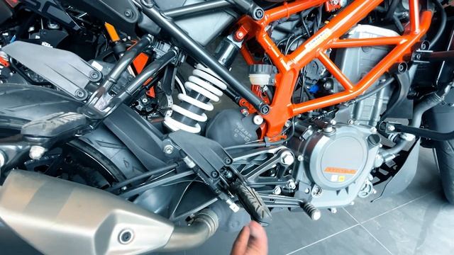 2023 KTM Duke 390 | All you need to know | Review | Do not buy Duke 390 before watching this video смотреть онлайн