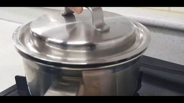 [브이로그와요리그어딘가의채널임]차가운 얼음을 활용해 정말 매운 라면 요리 만들어 먹는 방법!(자막클릭) смотреть онлайн