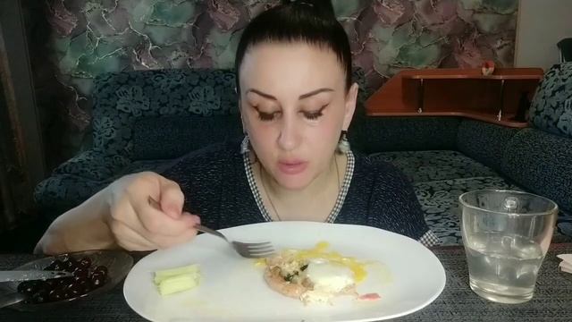 Кето Мукбанг,готовила Кето пицу из свиного фарша и говорим про интервальное голодание!🙏👍😀🥩🍅🥬🧈🍳 смотреть онлайн