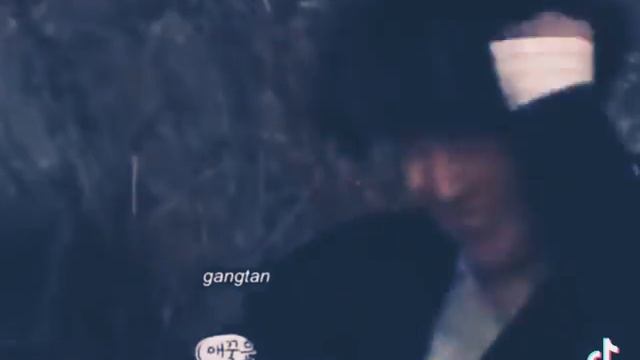 Чимин ведёт себя как чимин на протяжении 2 минуты 🤣🤣😆