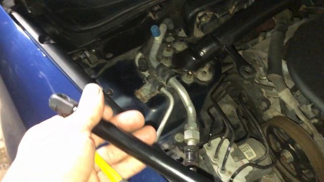 Front Hood Strut - Gas Lift Support Replacement TUTORIAL Acura TL смотреть онлайн