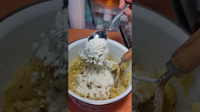 Очень вкусные картофельные котлеты с сыром #Shorts