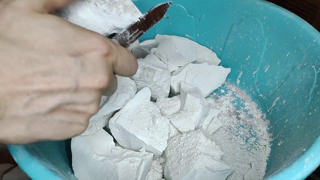 Чистка мела "Снежок". Часть 1 / Chalk ASMR смотреть онлайн