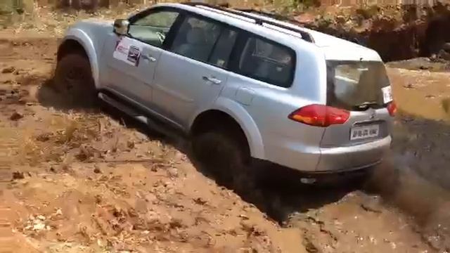 Pajero Sport Heart-in-Mouth In Bangalore!