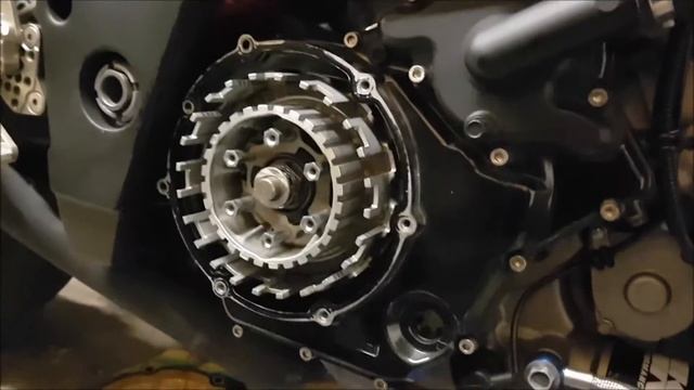 Suzuki TL1000s Clutch Change (How To) смотреть онлайн