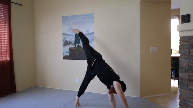 Стойка грудью к стене (Chest To Wall Handstand) смотреть онлайн
