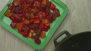 Вкуснейшая свинина в кисло-сладком соусе / с ананасом и перцами