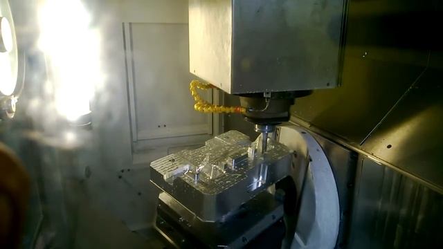 Mikron UCP 600 Vario смотреть онлайн