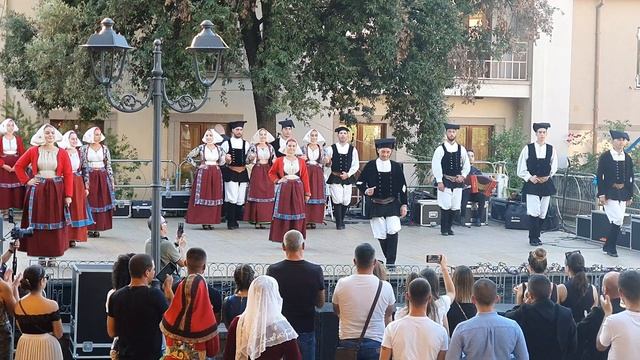 Gruppo folk Pro Loco di Meana Sardo - Su Seriu (Sa presentada) смотреть онлайн