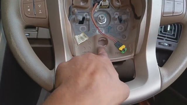 XUV 500 Horn problem clock spring replacement смотреть онлайн