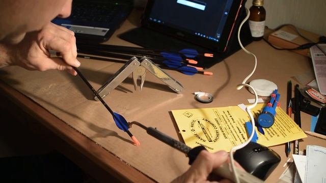 Устройство для полклейки перьев Spin Wing Vane смотреть онлайн