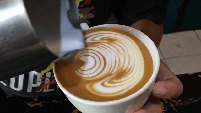 AMAZING! 10 ROSETTA LATTE ART смотреть онлайн