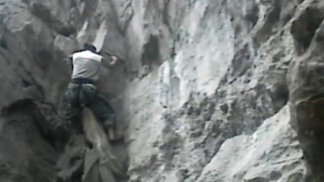 Escalada en Tarantula - Urcunina (pasto - colombia) смотреть онлайн