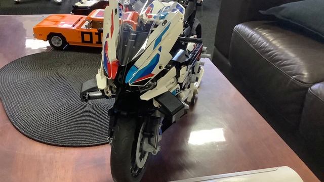 Lego creator expert Camaro with lights смотреть онлайн