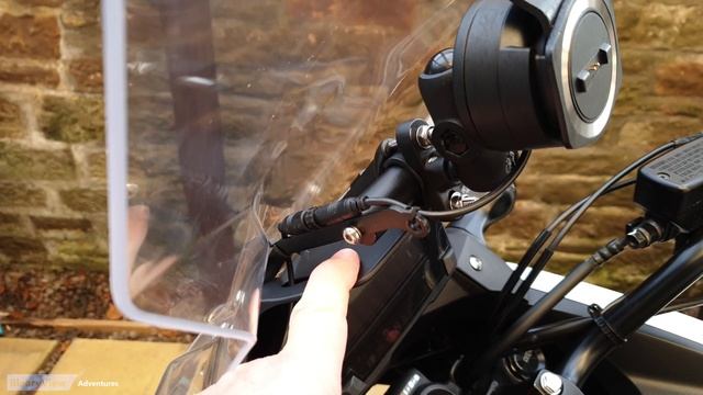 Tom Tom Mounting bracket | HondaNC750X смотреть онлайн