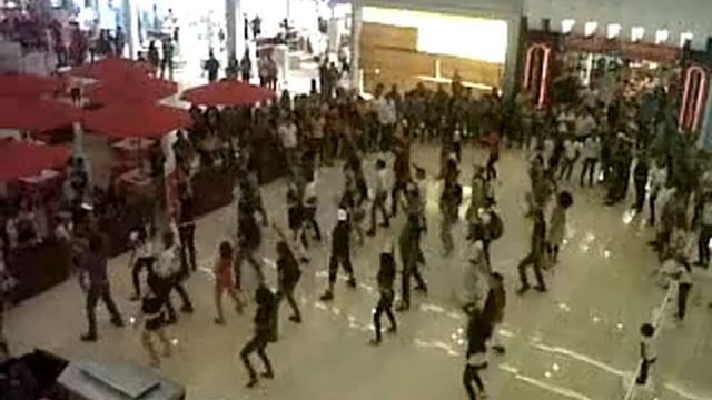 Coca Cola Flashmob Metro Mall смотреть онлайн