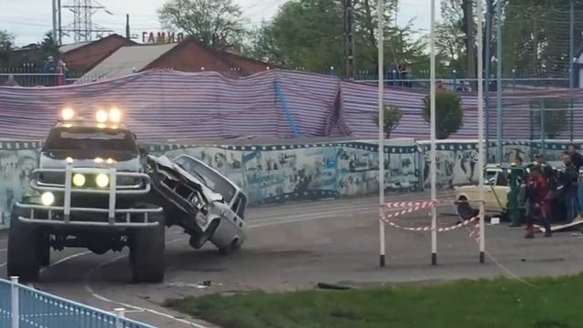 Битва Волги против Бигфута!!! смотреть онлайн