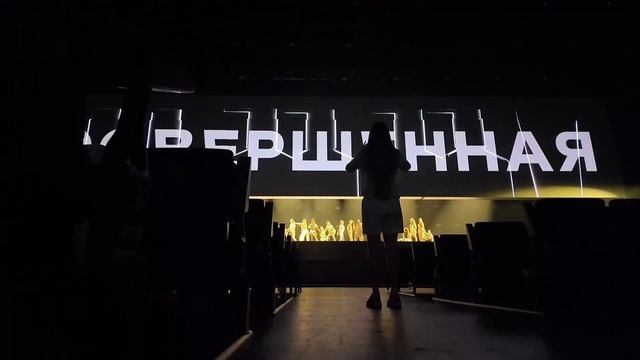 Влог: Выступление на 6000 человек. Обзор косметики от Хейли Бибер. И просто мои будни. смотреть онлайн