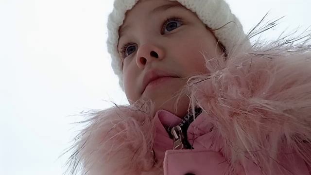 Всем привет ребята и сегодня мы идём на улицы из-за школы и пацаны меня не слушают смотреть онлайн