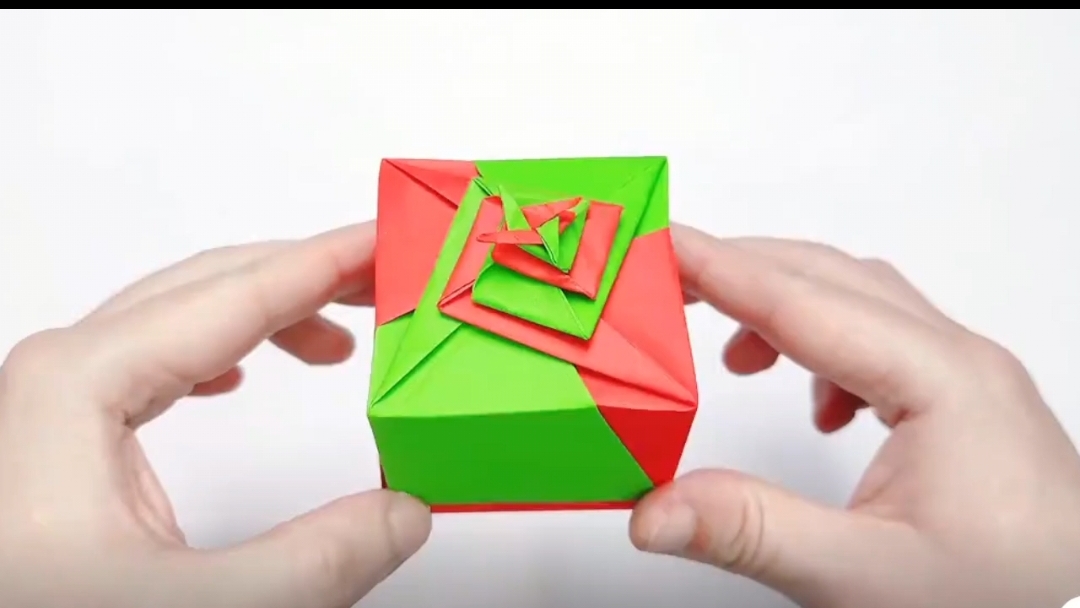 Как сделать подарочную коробочку из цветной бумаги? Оригами, моторика пальцев