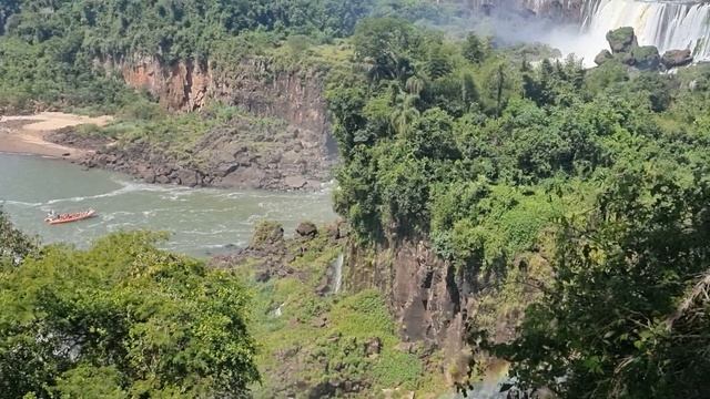 Игуасу, 28.03.2024 -_лодка смотреть онлайн