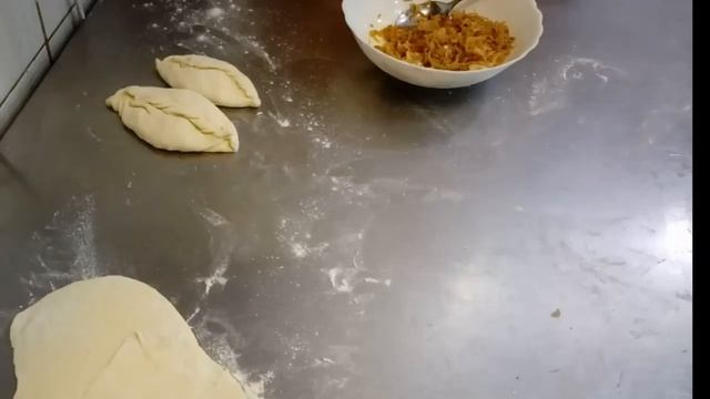ВСЕ ГЕНИАЛЬНОЕ ПРОСТО ПИРОЖОЧКИ С КАПУСТОЧКОЙ! смотреть онлайн