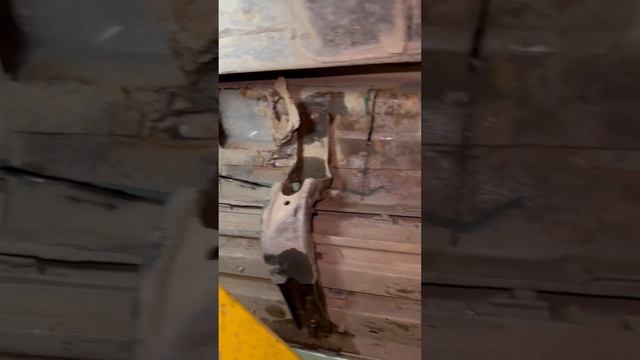 Сгнило крепление порога,переварили ! #automobile #mechanic смотреть онлайн