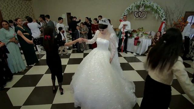 Цыганская Свадьба 2 часть Пети и Луизы 5 марта 2024 г смотреть онлайн