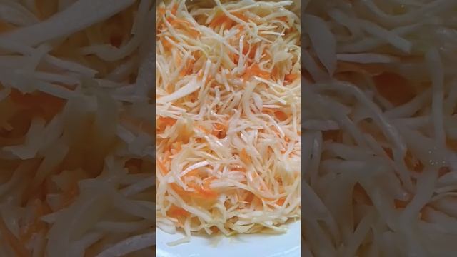 Сегодня на #обед ☺️🍛🥗🥣🍦 #гречка #рыба #скумбрия #салат #мороженое #вкусно #shorts смотреть онлайн