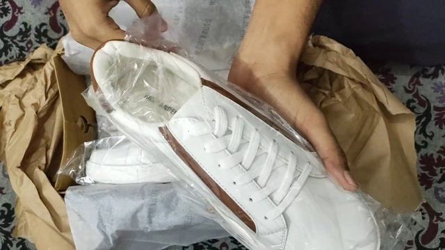 Unboxing | Highlander White Sneakers смотреть онлайн