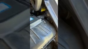 Replace Engine Air Filter - Toyota Previa (easy)