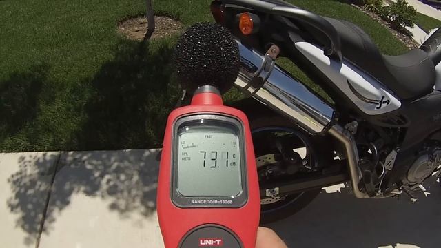 V Strom 650 Stock Exhaust vs Two Brothers Exhaust Sound Tests смотреть онлайн