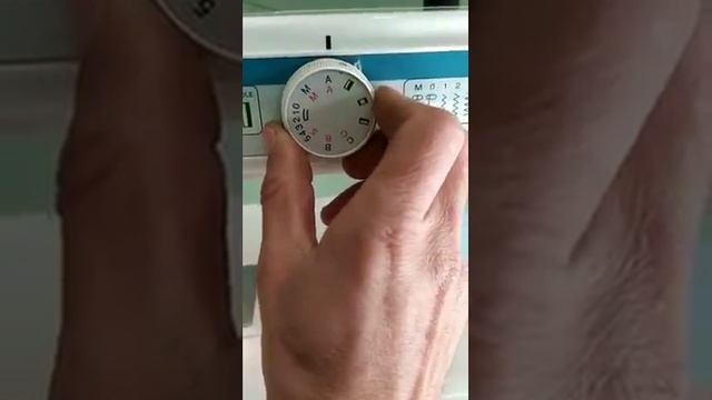 تخفيضات كبيرة في اسعار ماكينة الخياطة TOYOTA 2700G في الجزائر لشهر ديسمبر 2022 آلة الخياطة و الطرز