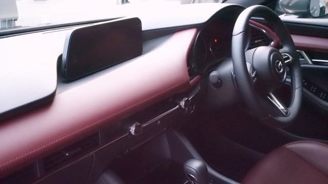 ( 4K ) Mazda Mazda3 Fastback XD Burgundy Selection : Gray смотреть онлайн