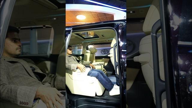 Toyota Vellfire Second Row Seats- Feel Like a Boss #shorts I Vaibhavs View смотреть онлайн