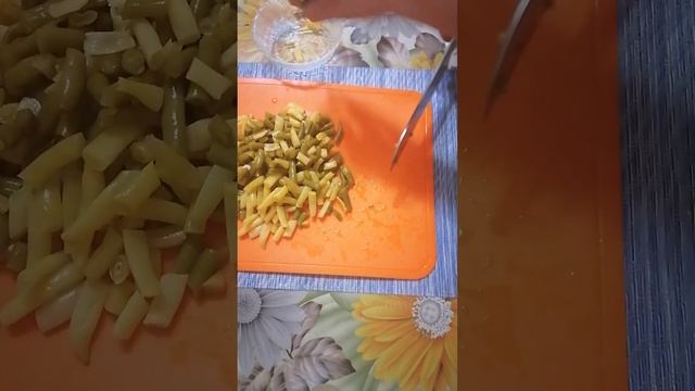 🕐БЫСТРЫЙ и ВКУСНЫЙ 🥗САЛАТИК из ФАСОЛЬКИ, и как Закуска хорошо #салат #рецепты #закуска смотреть онлайн