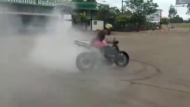 Burnout Honda Cbr600