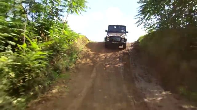 2016 Mercedes Benz G500 Offroad Vs 2016 Toyota Land Cruiser Prado Offroad