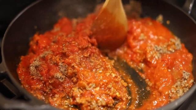 Classic Lasagna with Meat Sauce смотреть онлайн