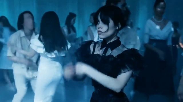 Wednesday Addams Dance/Chuck Berry - You Never Can Tell смотреть онлайн