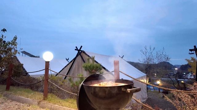 🍂 solo autumn trip ⛺️bbq, netflix and chill | in my twenties смотреть онлайн