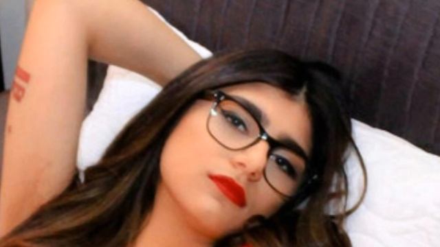 Mia Khalifa  -  The  Girl   ( Live 2020 )
