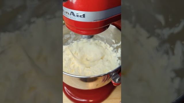 НЕЖНЫЙ И ЛЕГКИЙ КРЕМЧИЗ ! (EASY FLUFFY CREAM CHEESE FROSTING ).#крем смотреть онлайн