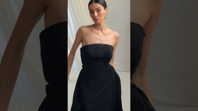 Свадебное платье Волна (черное) из коллекции «Прикосновение струн» 2025 от бренда Anna Kuznetcova