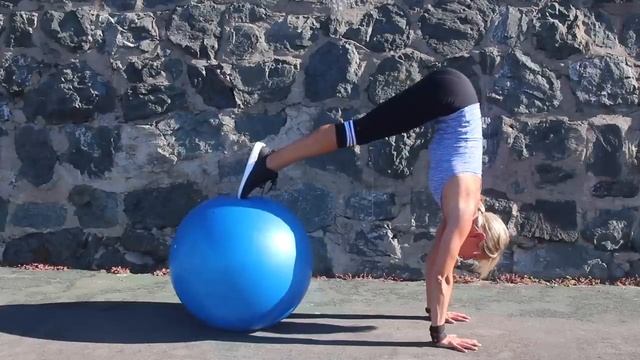 Swiss ball pike rolls смотреть онлайн