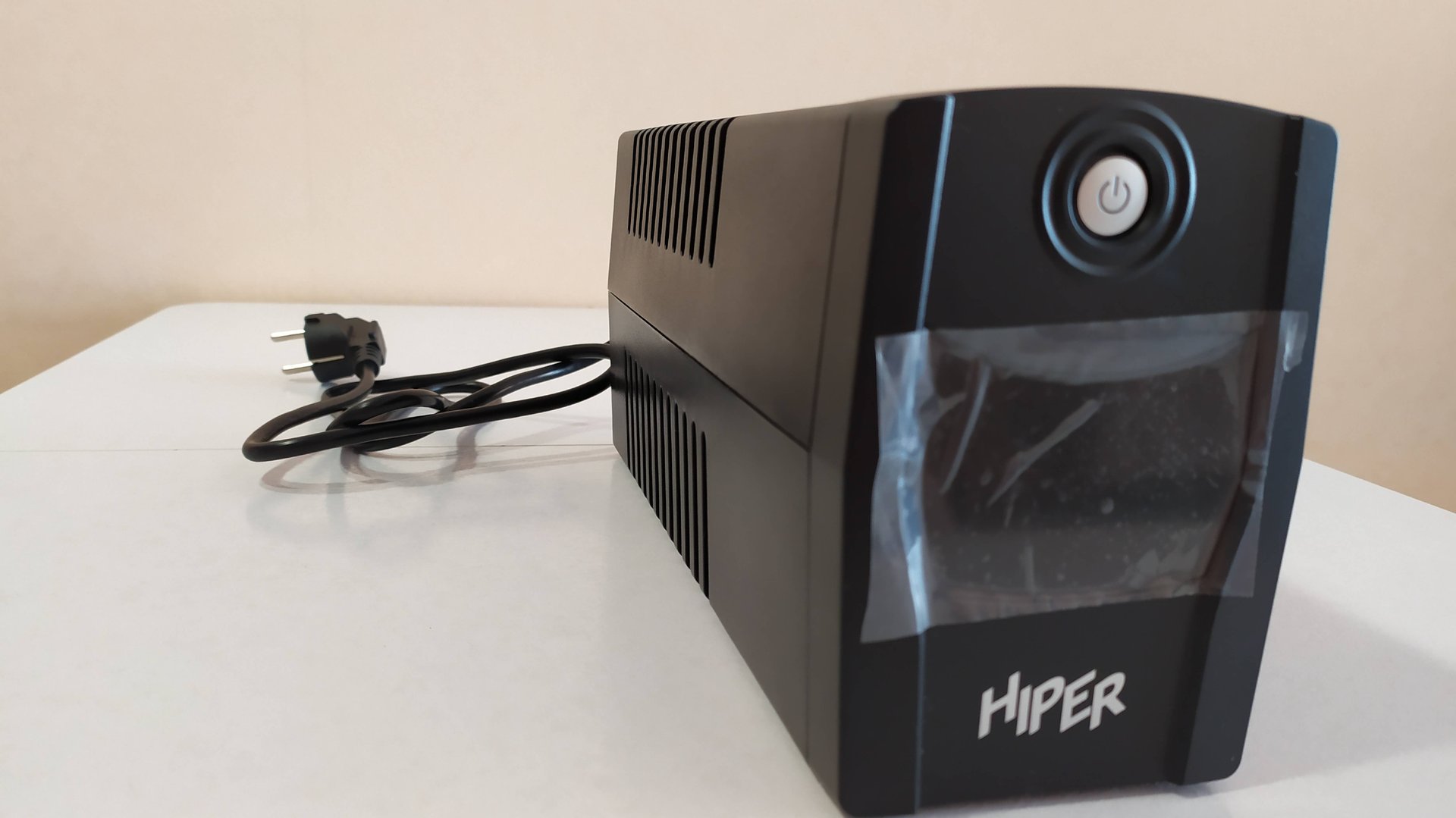 Видеообзор источника бесперебойного питания Hiper CITY-650U смотреть онлайн