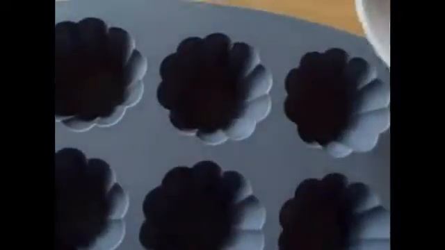AMAZING 6-cup Silicone Muffin Pan смотреть онлайн