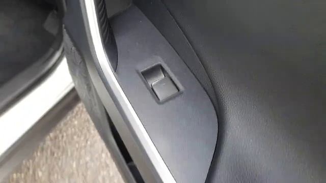 222D4680 - 2022 Toyota Rav4 2.5 Hybrid 2WD Sport RefId: 323904 смотреть онлайн