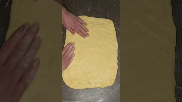 Как из дрожжевого теста, за 20 минут, приготовить Самые скучные СИННАБОН !!! #shortvideo #shorts смотреть онлайн