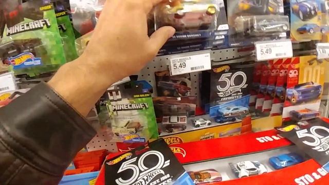 Peg Hunting Hot Wheels At Target and Michaels! Found the Datsun Bluebird 510 Wagon! смотреть онлайн